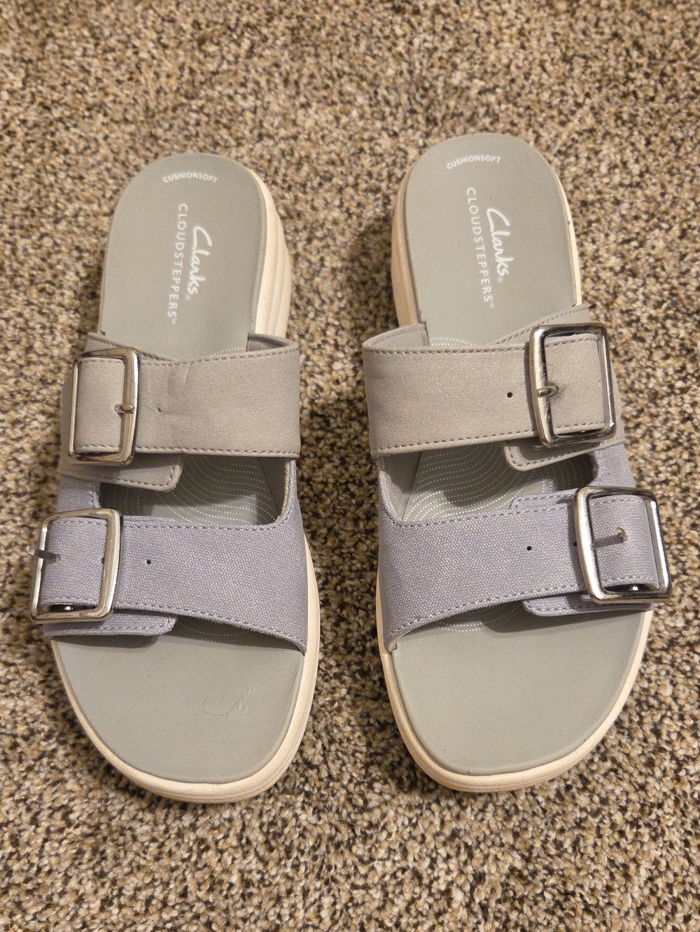 Clarks Cloudsteppers Women's Light Gray Double Buckle Slide Sandals